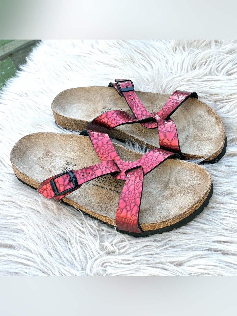 Birki’s Birkenstock EUC Metallic Red Sandals Women’s Sz 7